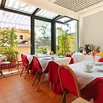 Szálloda Smart Pincio 3*